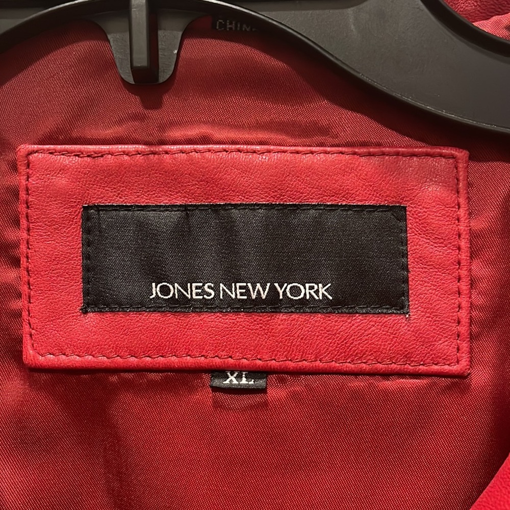 Red leather jacket - Picture 3 of 6